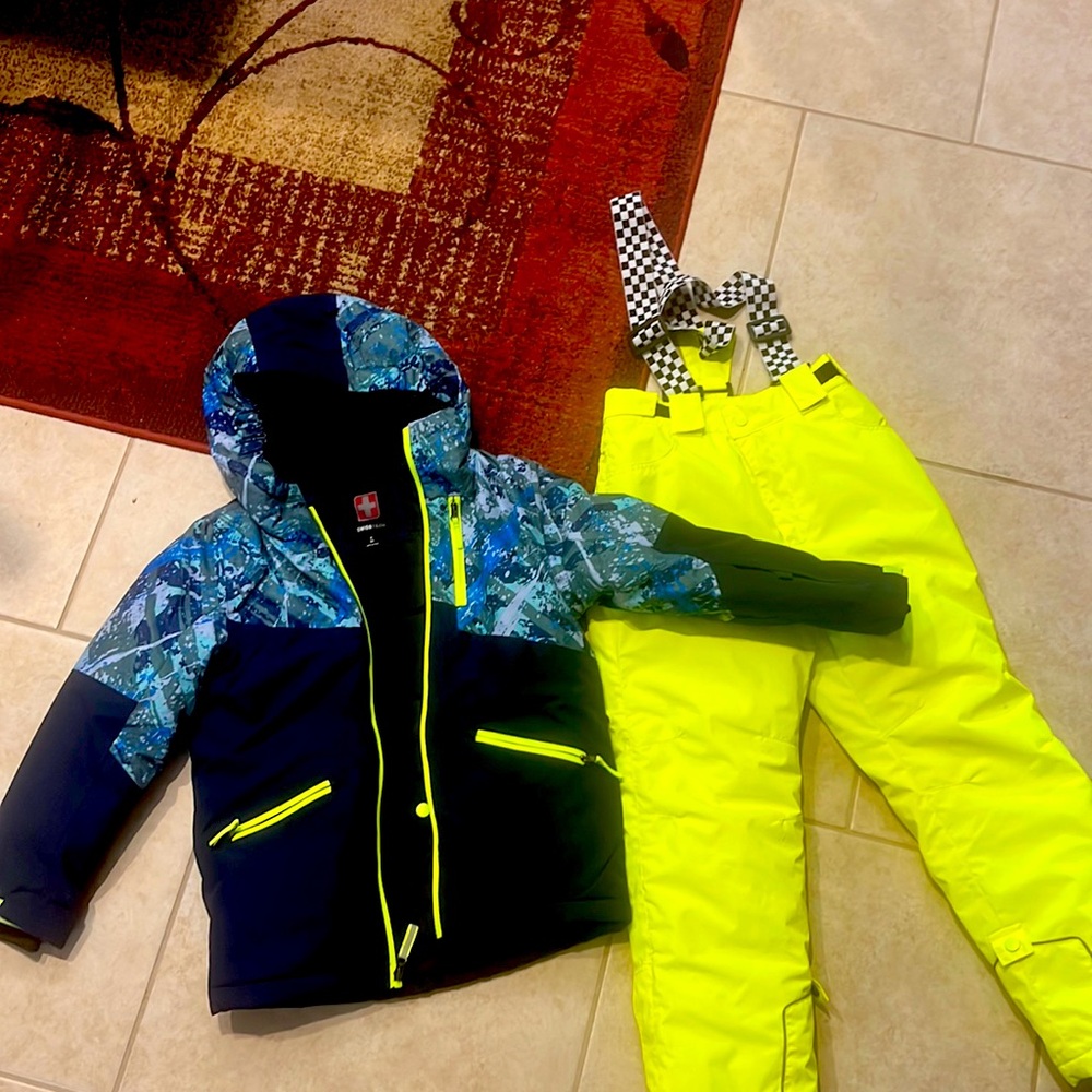 Boys snow gear ski gear. Wore one weekend now too small this year. brand new.